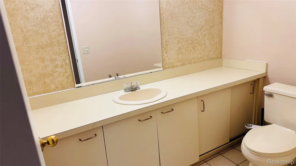 33779 Vista Drive Farmington Hills City MI 48331