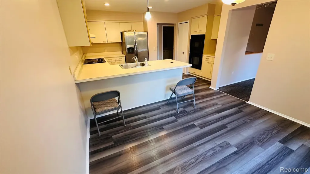33779 Vista Drive Farmington Hills City MI 48331