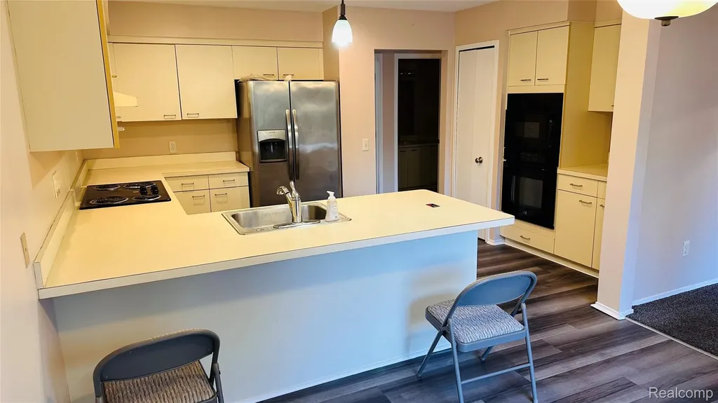 33779 Vista Drive Farmington Hills City MI 48331