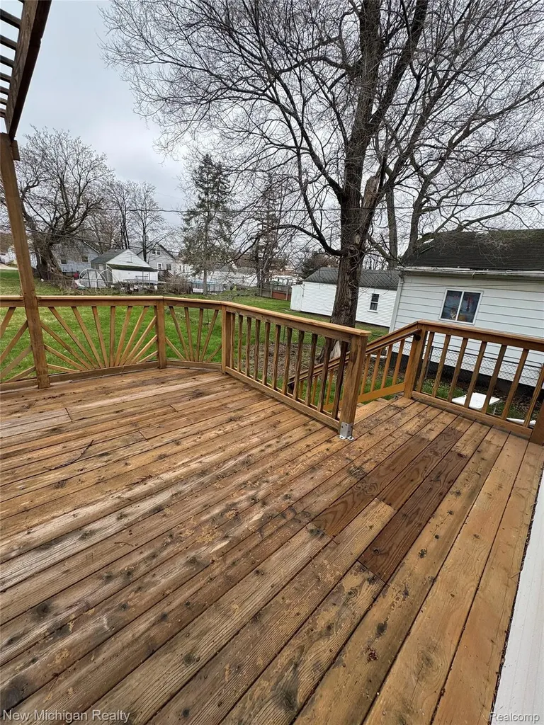 16338 Nicolai Avenue Eastpointe City MI 48021