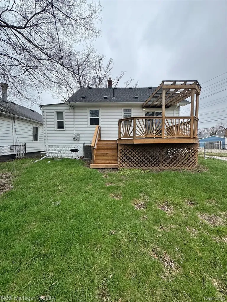 16338 Nicolai Avenue Eastpointe City MI 48021