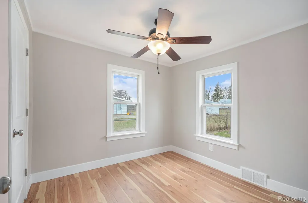 12065 Belmont Avenue Warren City MI 48089