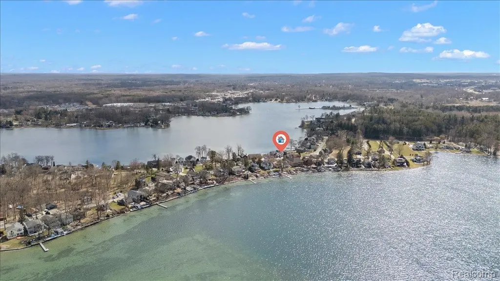 13459 Haddon Street Fenton Charter Township MI 48430
