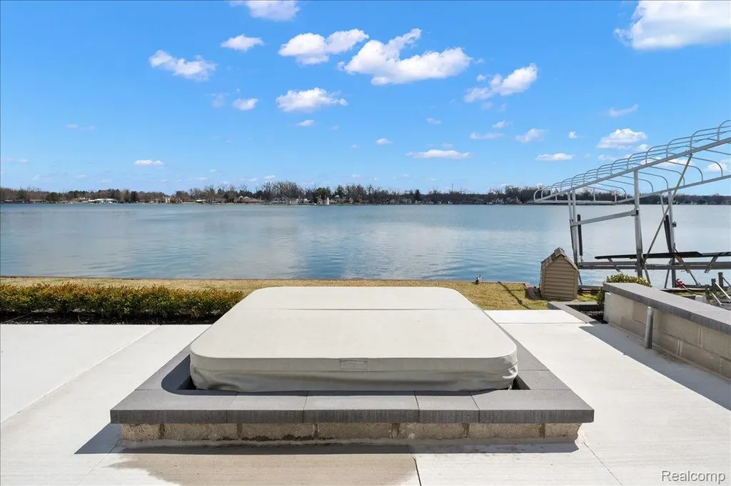 13459 Haddon Street Fenton Charter Township MI 48430