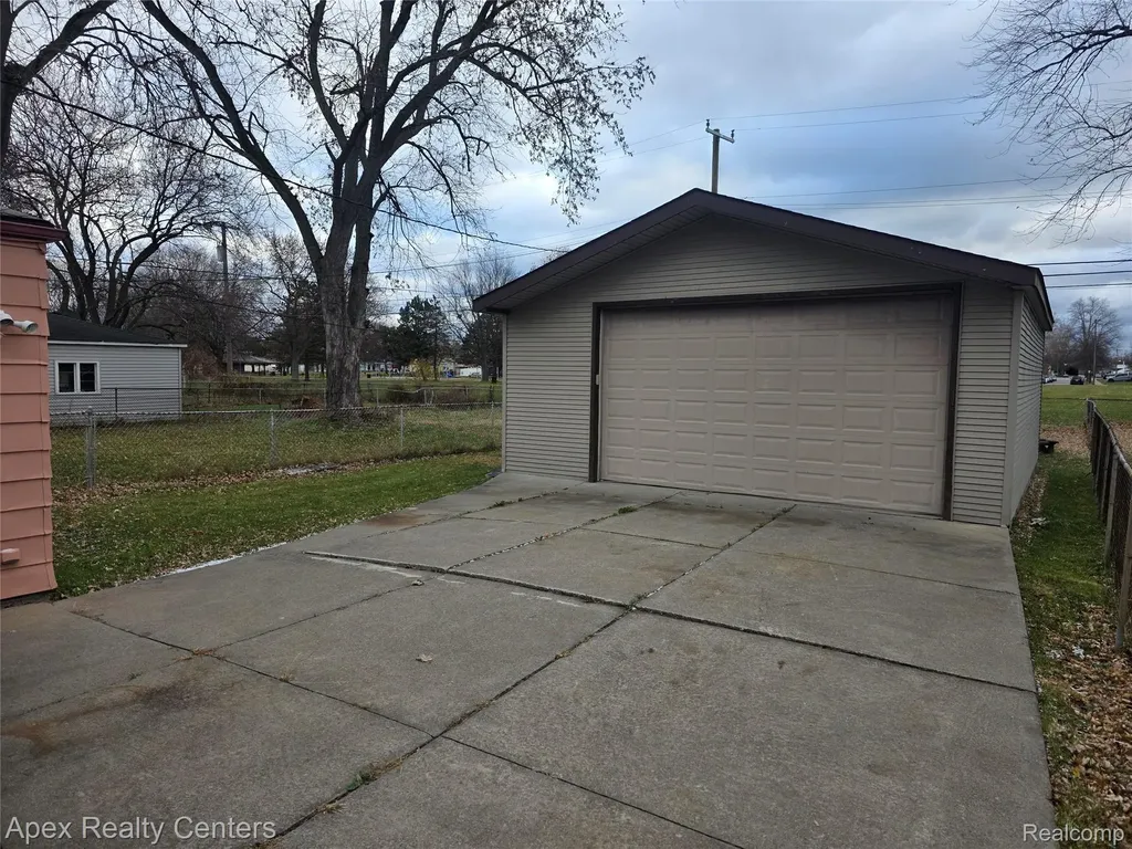 18948 Wall Street Melvindale City MI 48122