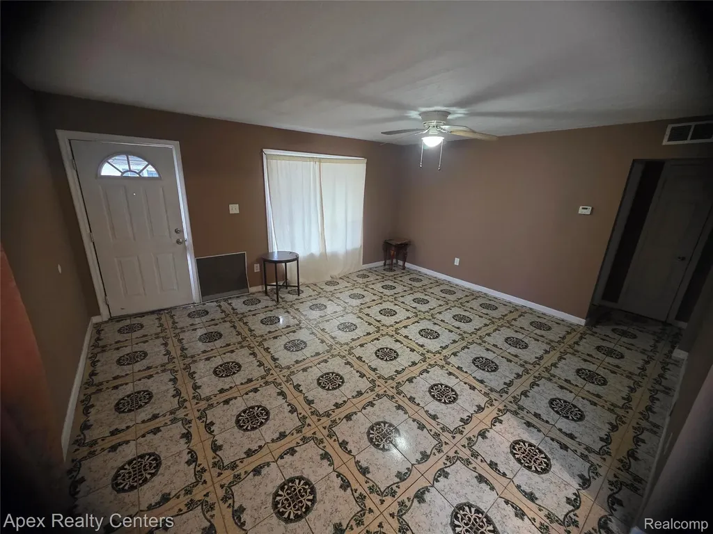 18948 Wall Street Melvindale City MI 48122