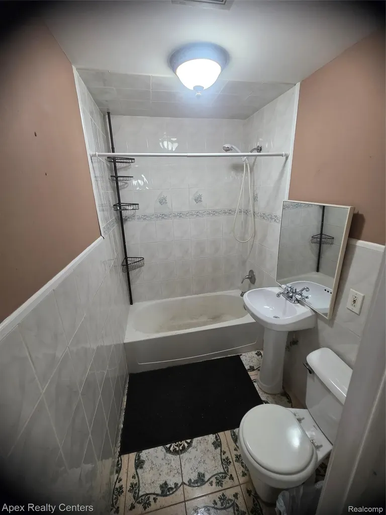 18948 Wall Street Melvindale City MI 48122