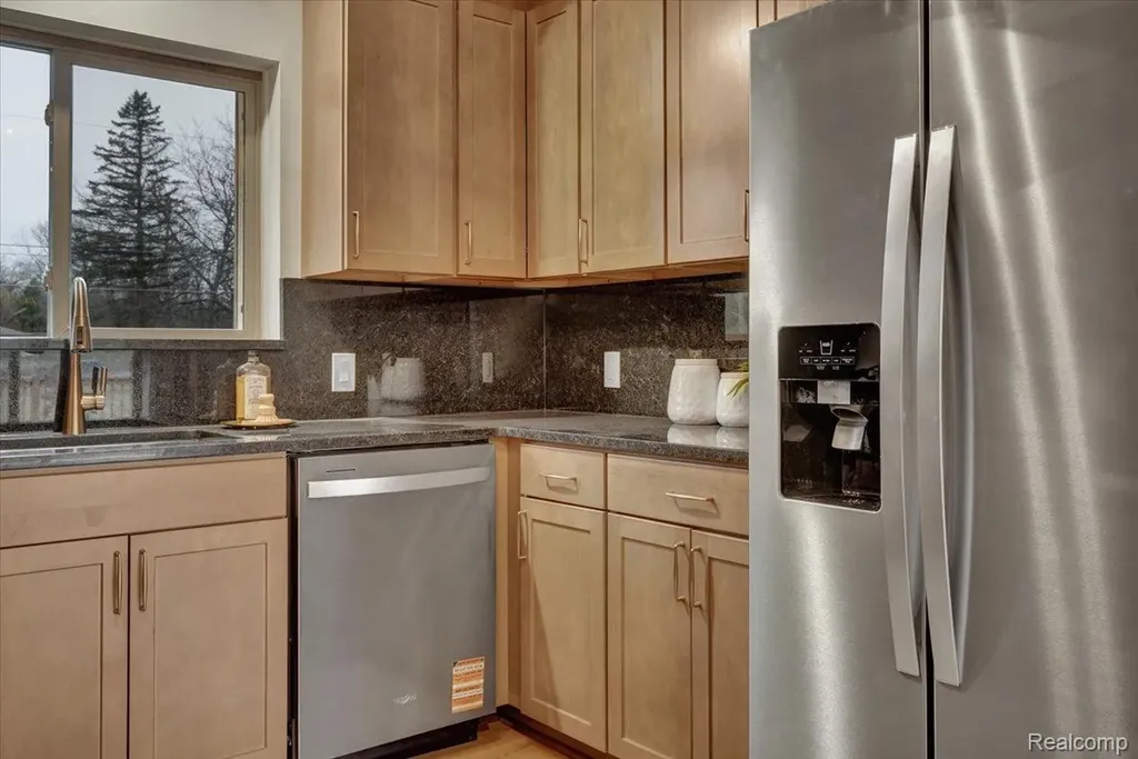 1365 Thistleridge Holly Township MI 48442