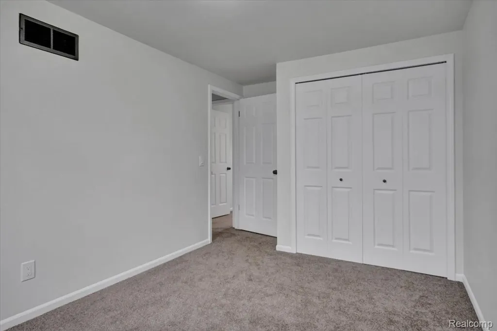 1365 Thistleridge Holly Township MI 48442