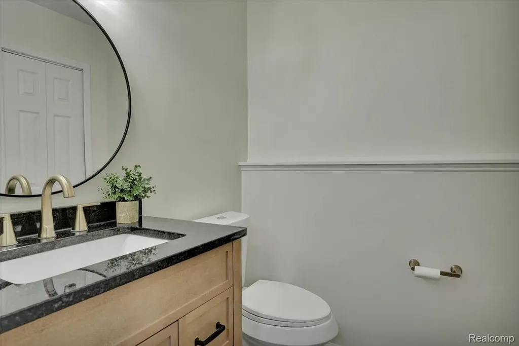 1365 Thistleridge Holly Township MI 48442