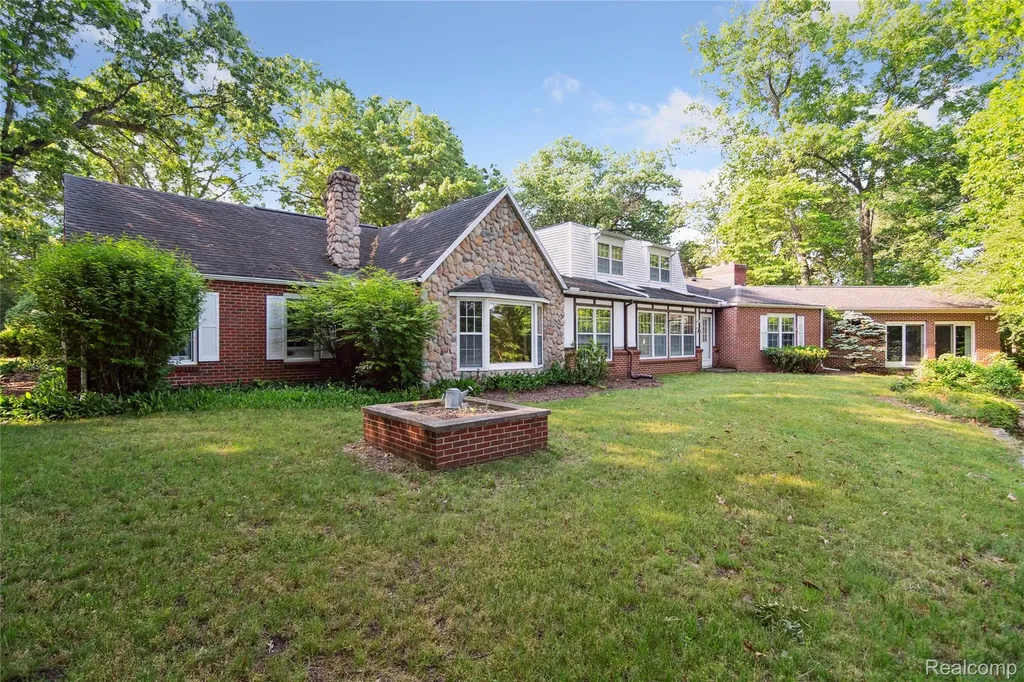 4300 W Bacon Road Hillsdale Township MI 49242