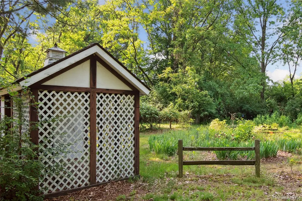 4300 W Bacon Road Hillsdale Township MI 49242