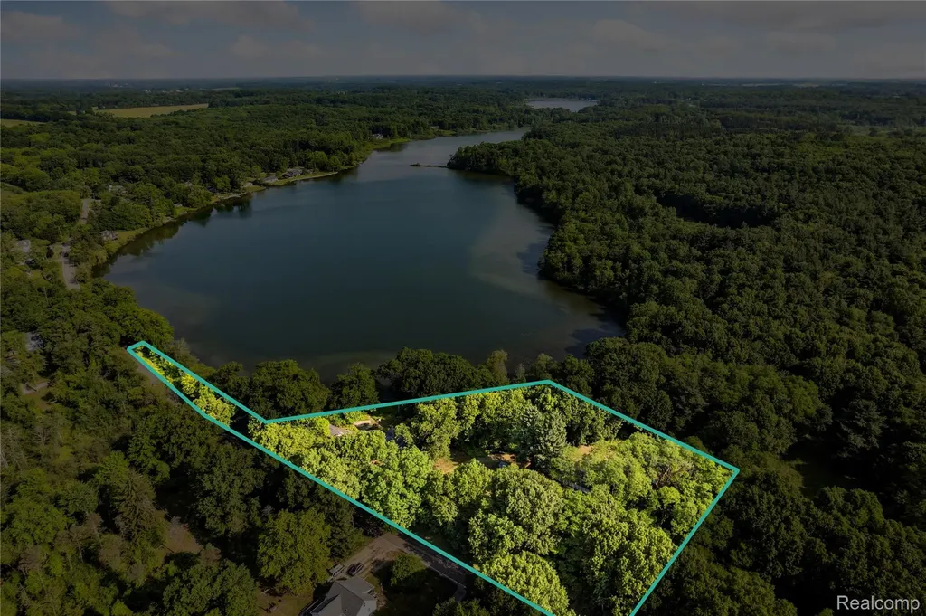 4300 W Bacon Road Hillsdale Township MI 49242