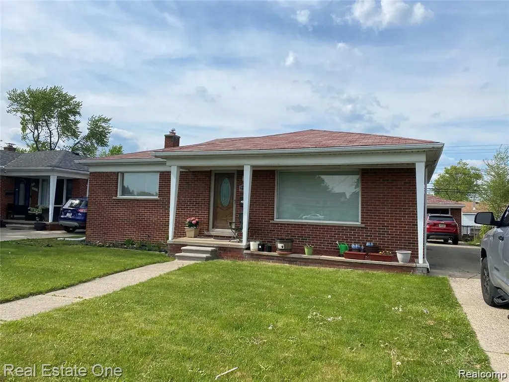 27014 Ford Road Dearborn Heights City MI 48127
