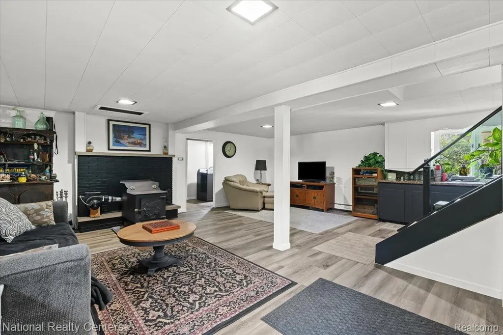 1785 Middle Road Highland Charter Township MI 48357