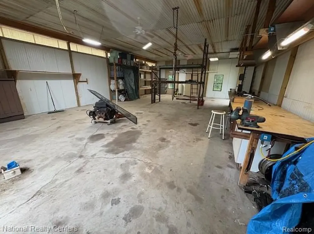 1785 Middle Road Highland Charter Township MI 48357