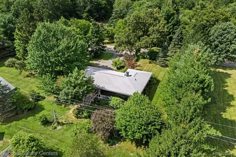 1785 Middle Road Highland Charter Township MI 48357