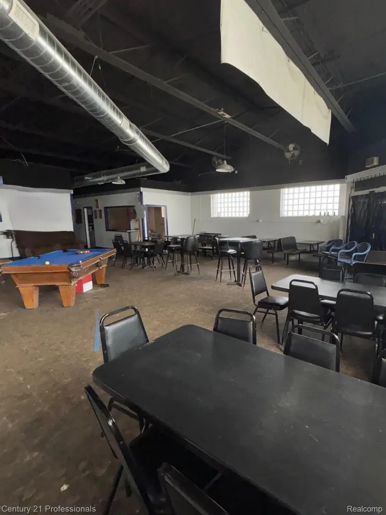 1641-1647 E 7 Mile Road Detroit City MI 48203