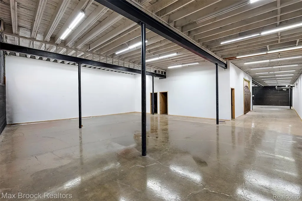 12501 Chalmers Street Detroit City MI 48205