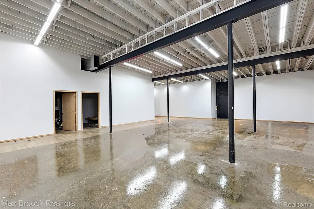 12501 Chalmers Street Detroit City MI 48205