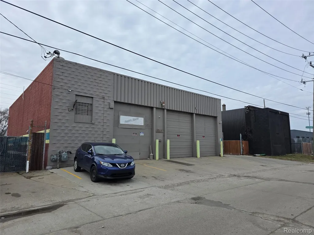 13501 Auburn Street Detroit City MI 48223