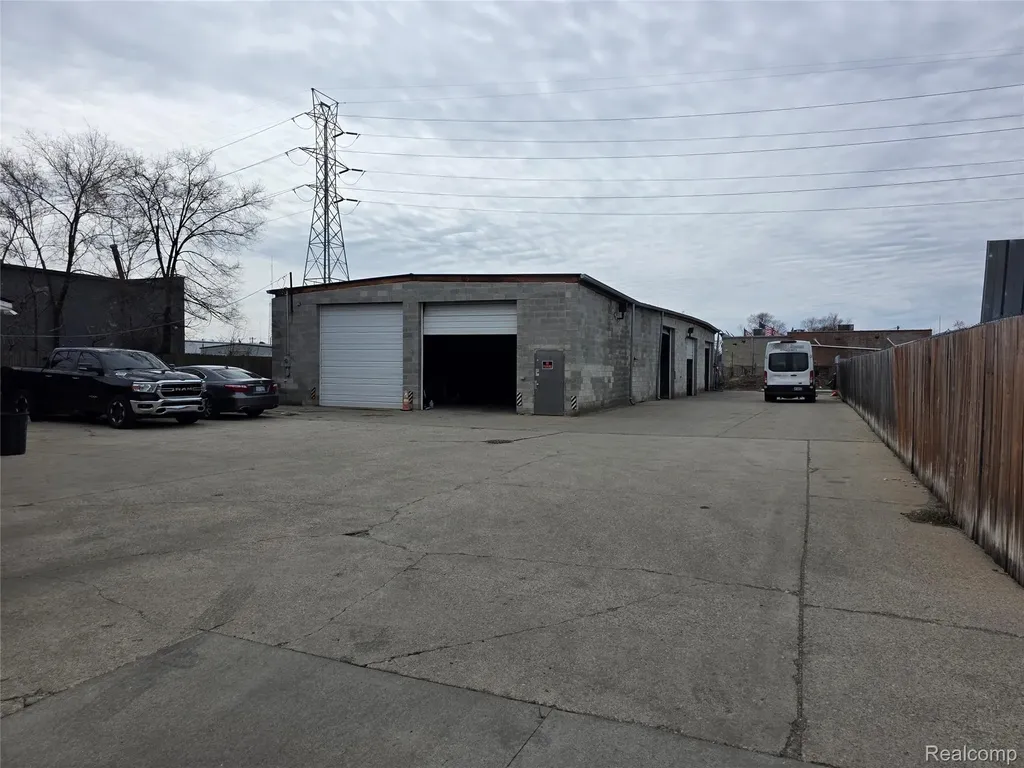 13501 Auburn Street Detroit City MI 48223