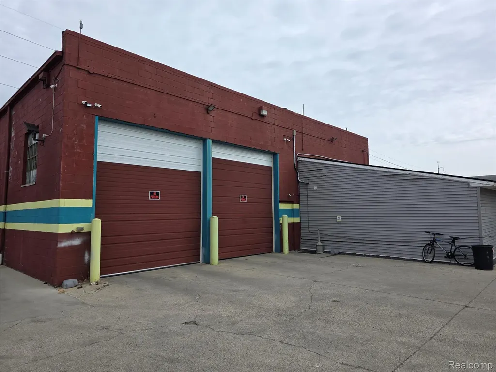 13501 Auburn Street Detroit City MI 48223