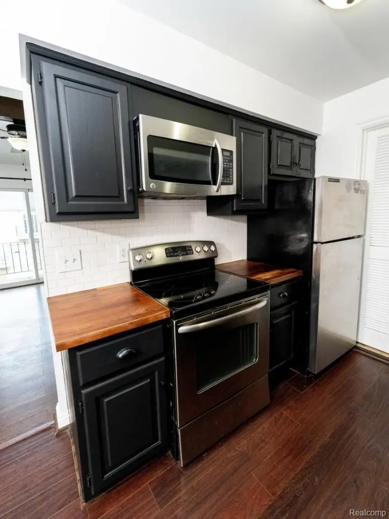 15757 N Franklin Drive Clinton Charter Township MI 48038
