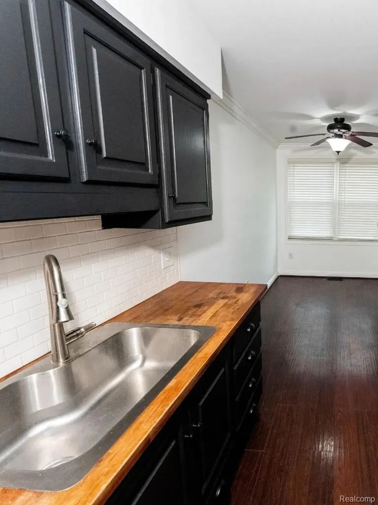 15757 N Franklin Drive Clinton Charter Township MI 48038