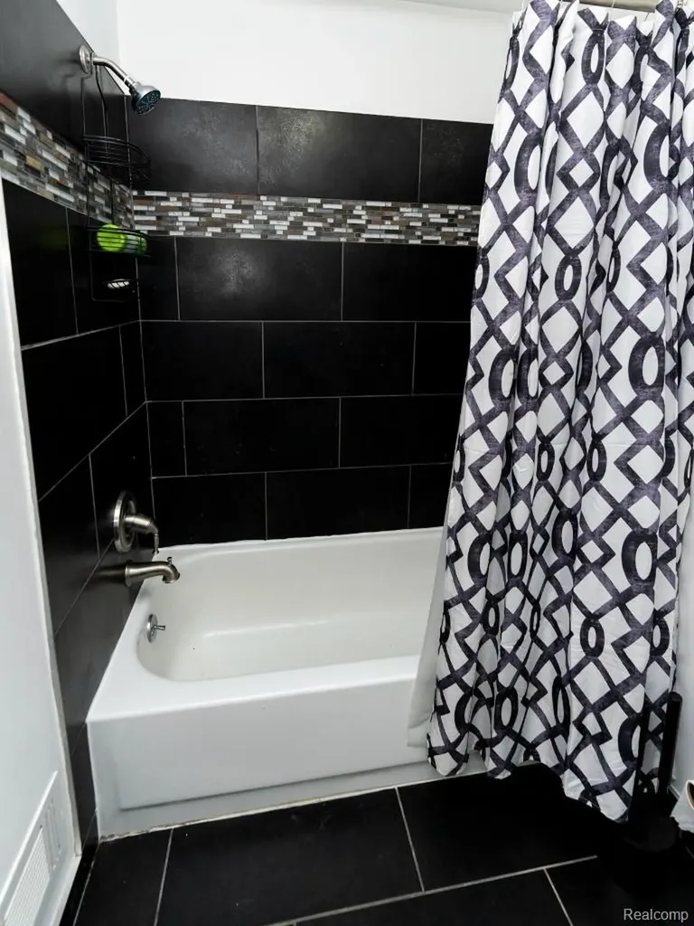 15757 N Franklin Drive Clinton Charter Township MI 48038
