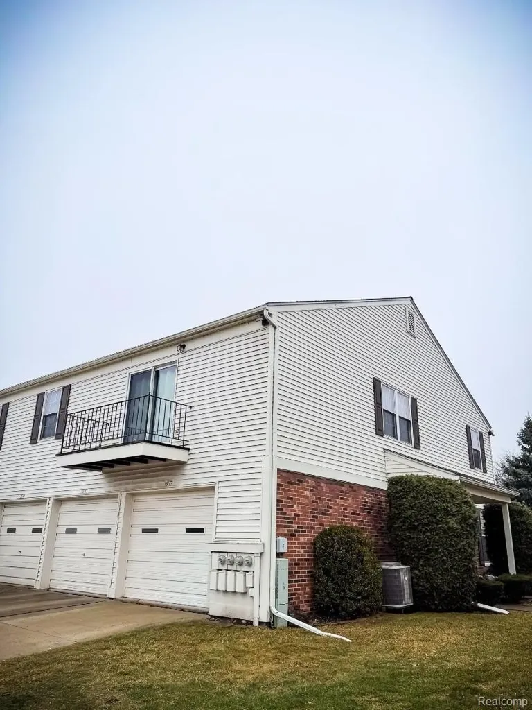 15757 N Franklin Drive Clinton Charter Township MI 48038