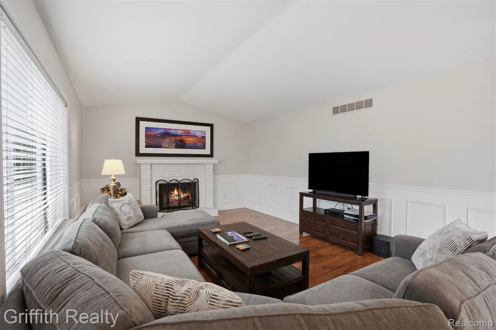 938 Meadowbrook Court Milford Village MI 48381