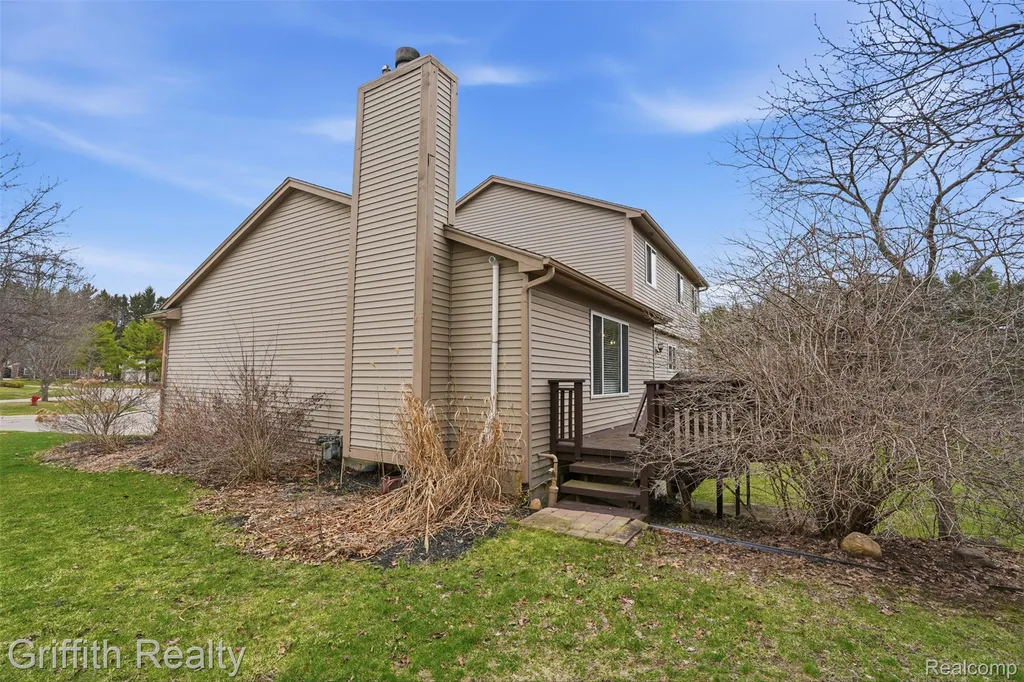 938 Meadowbrook Court Milford Village MI 48381
