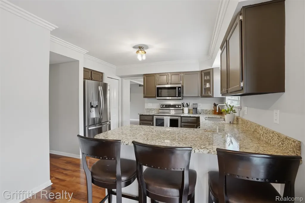 938 Meadowbrook Court Milford Village MI 48381
