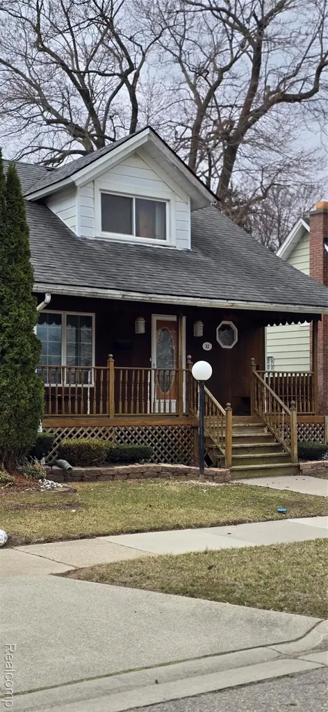 32 Gibbs Street Mt. Clemens City MI 48043