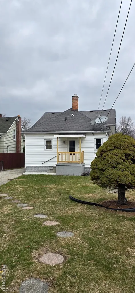 32 Gibbs Street Mt. Clemens City MI 48043