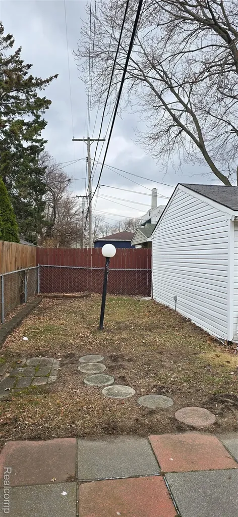 32 Gibbs Street Mt. Clemens City MI 48043