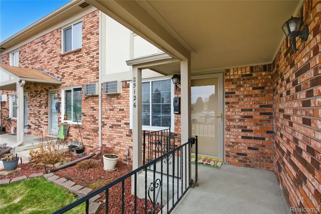 25126 Franklin Terrace Franklin Terrace South Lyon City MI 48178