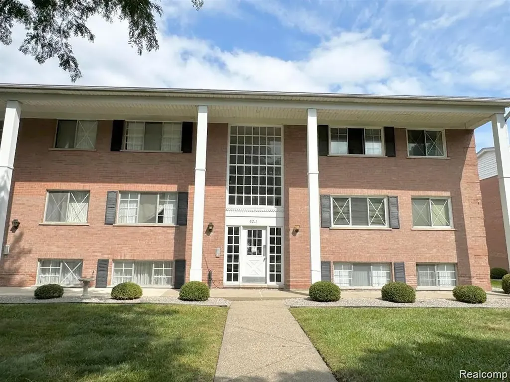 8211 Denwood Drive Sterling Heights City MI 48312