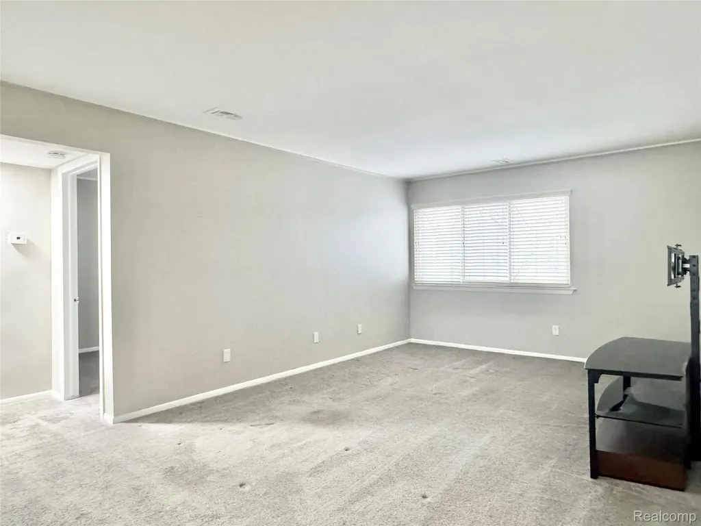 8211 Denwood Drive Sterling Heights City MI 48312