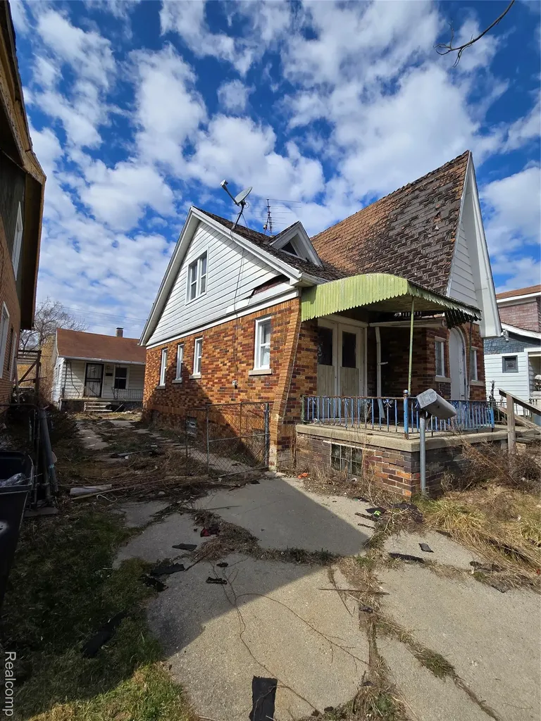 17325 Barlow Street Detroit City MI 48205