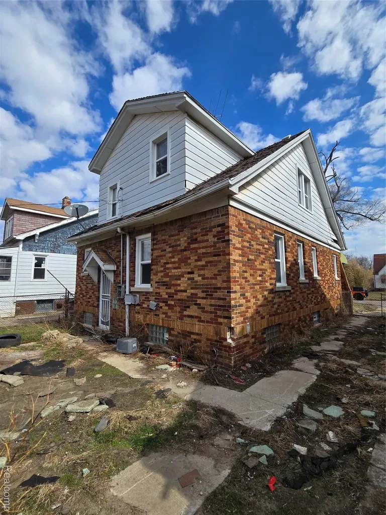 17325 Barlow Street Detroit City MI 48205