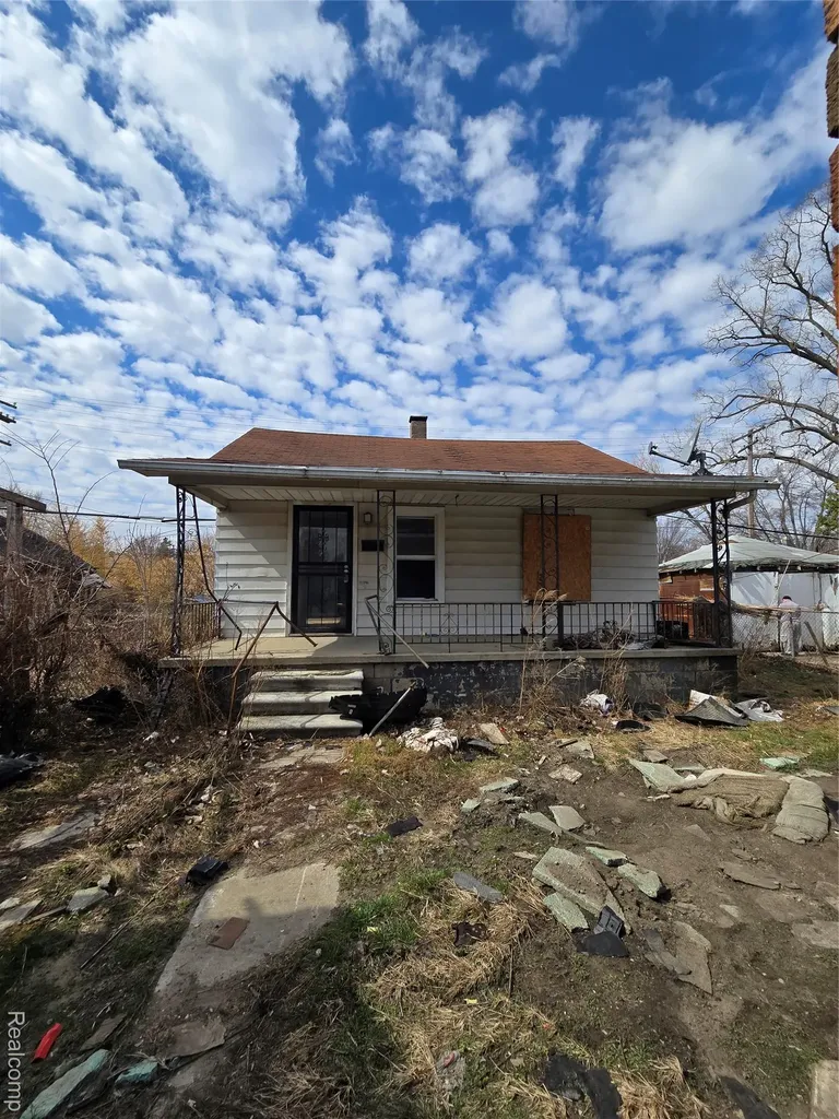 17325 Barlow Street Detroit City MI 48205