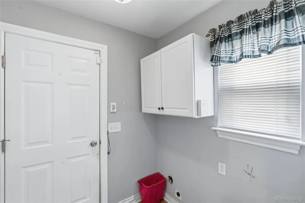 1130 Creekside Court Burton City MI 48509