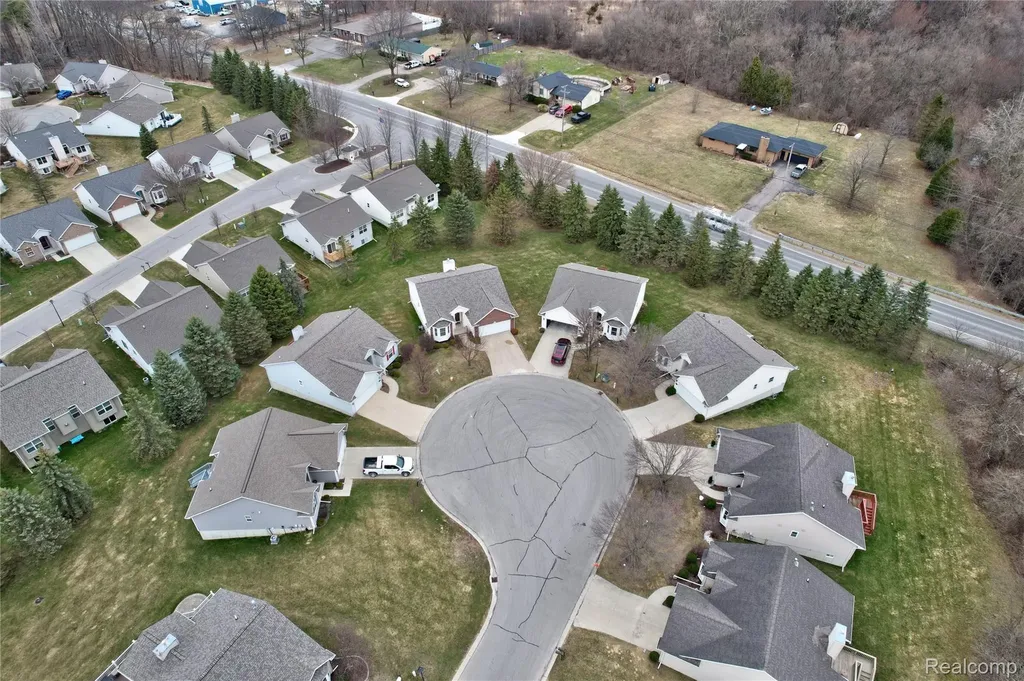 1130 Creekside Court Burton City MI 48509