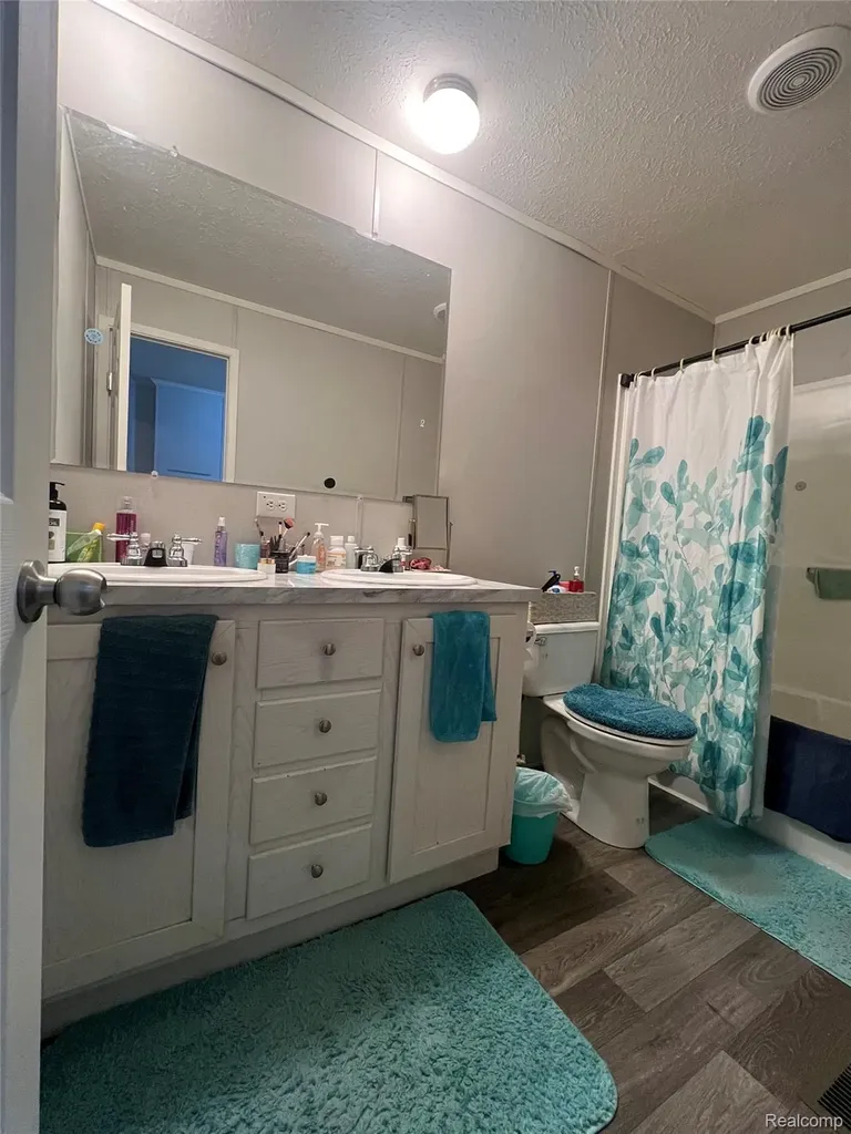 52930 Van Buren Court Chesterfield Township MI 48051