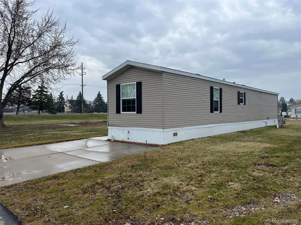 52930 Van Buren Court Chesterfield Township MI 48051