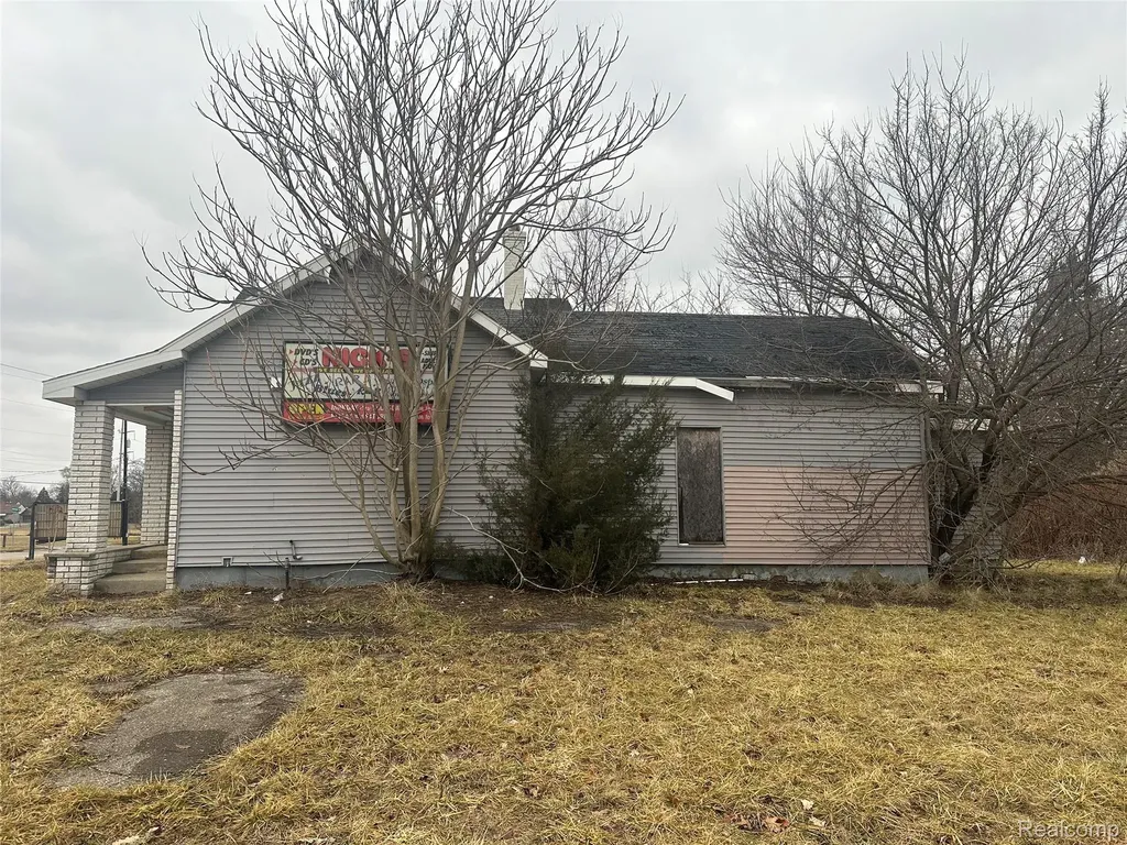 1102 W Pasadena Avenue Flint City MI 48504