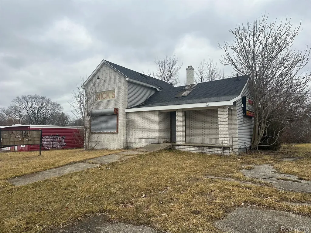 1102 W Pasadena Avenue Flint City MI 48504