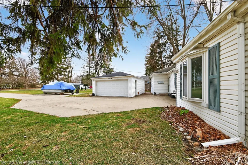 41529 S Interstate 94 Service Drive Van Buren Charter Township MI 48111